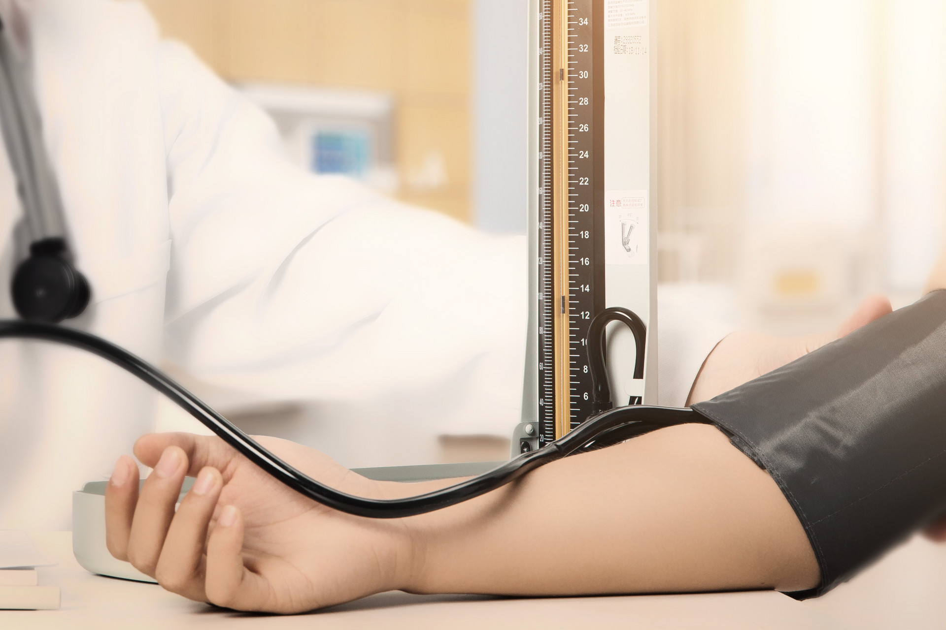 慢性病投保攻略：高血压影响买保险吗?怎么买